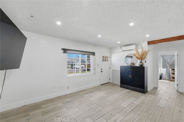 725 S Taper, Compton, CA 90220