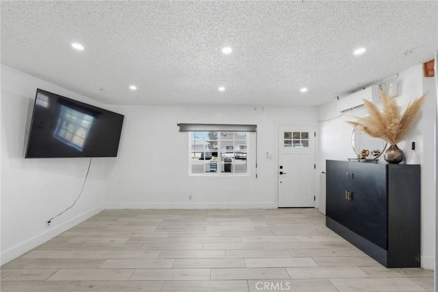 725 S Taper, Compton, CA 90220