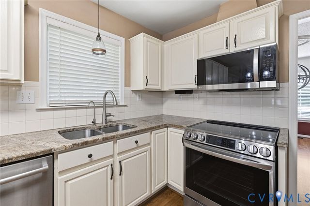 5215 Lippingham Ln, Chester, VA 23831