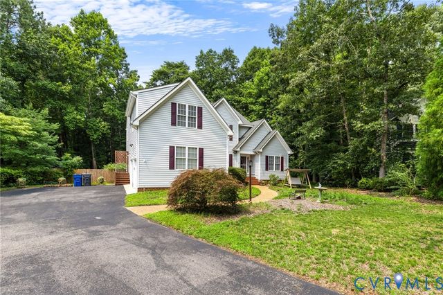 5215 Lippingham Ln, Chester, VA 23831