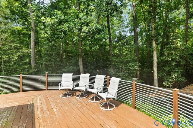 5215 Lippingham Ln, Chester, VA 23831