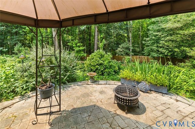5215 Lippingham Ln, Chester, VA 23831