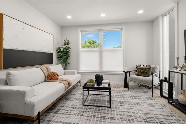 602 Canterbury 12U, Boston, MA 02131