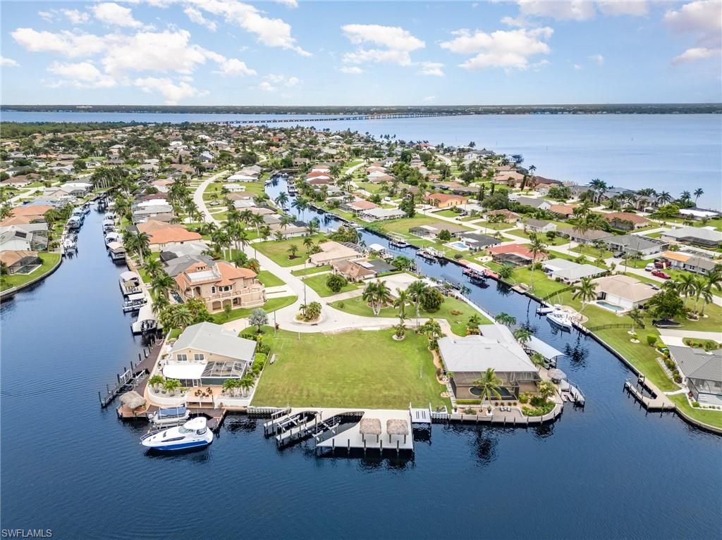 2208 SE 27th ST, CAPE CORAL, FL 33904 — exterior