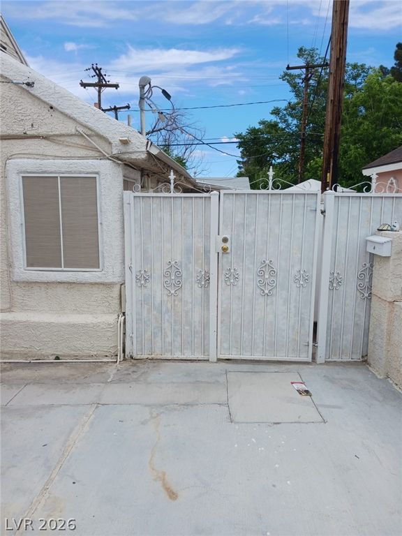 1133 South 15th Street, Las Vegas, NV 89104 — exterior