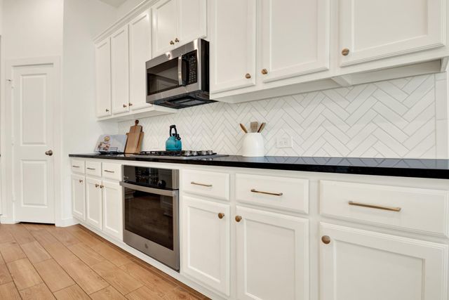 325 Great Hills Drive, Montgomery, TX 77316