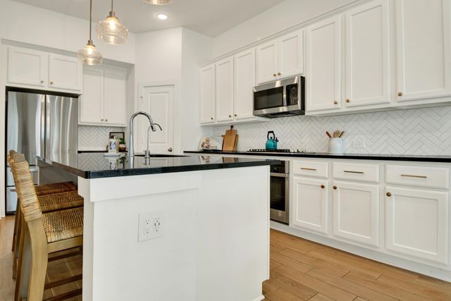 325 Great Hills Drive, Montgomery, TX 77316