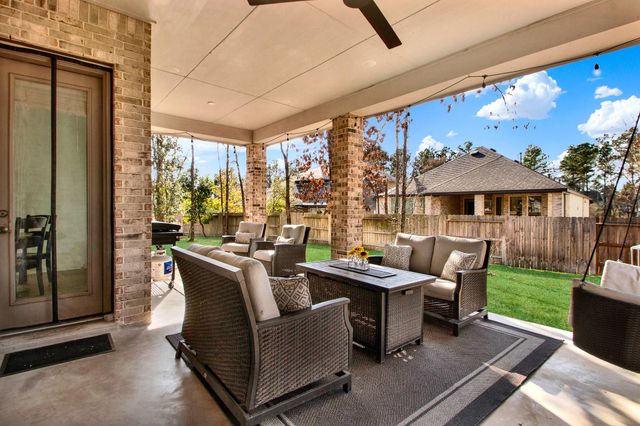 325 Great Hills Drive, Montgomery, TX 77316