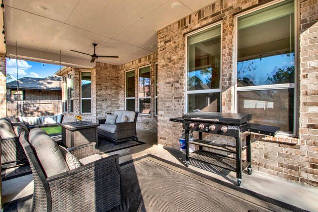 325 Great Hills Drive, Montgomery, TX 77316