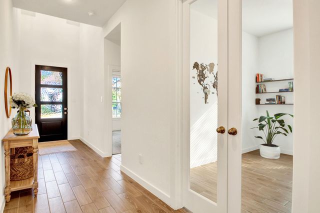 325 Great Hills Drive, Montgomery, TX 77316