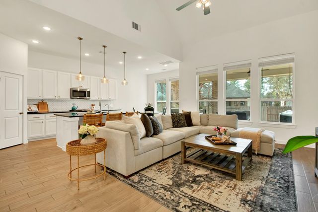 325 Great Hills Drive, Montgomery, TX 77316