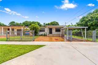270 W 15th St, Hialeah, FL 33010