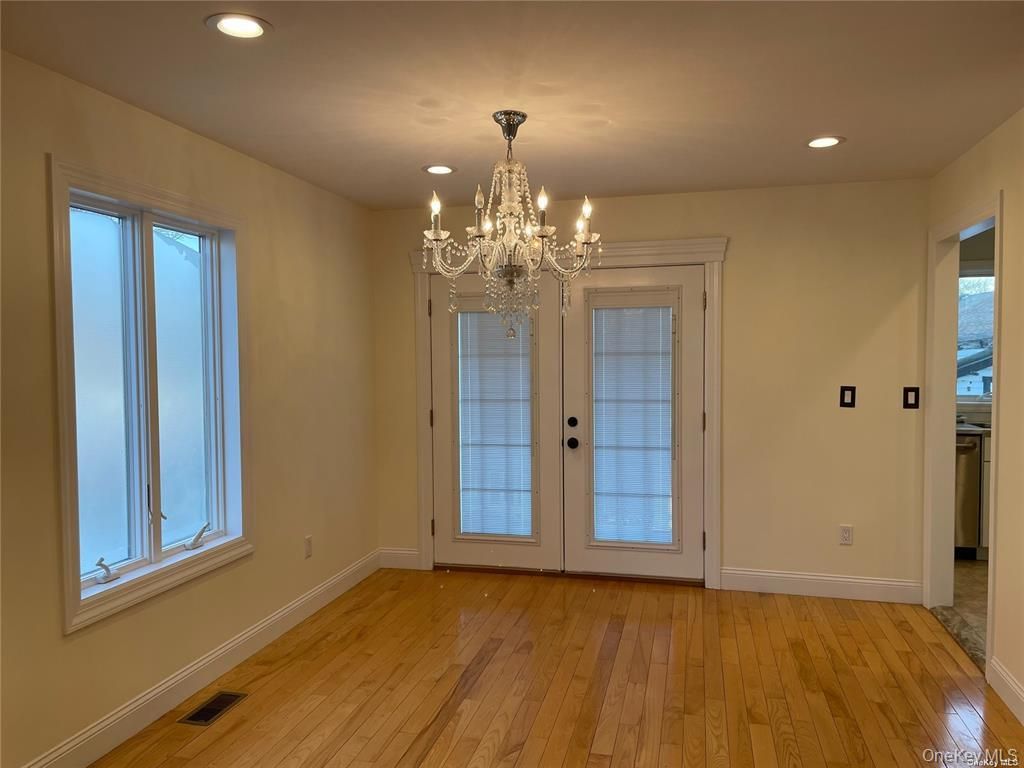 17 Wood Lane, Valley Stream, NY 11581 — photo 3