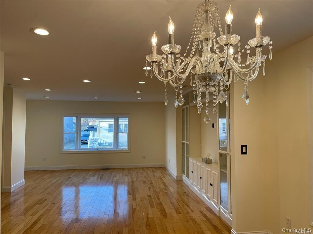 17 Wood Lane, Valley Stream, NY 11581 — photo 4