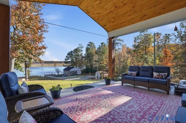 20344 Highbank Ln, Charles City, VA 23030