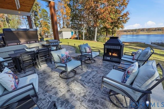 20344 Highbank Ln, Charles City, VA 23030