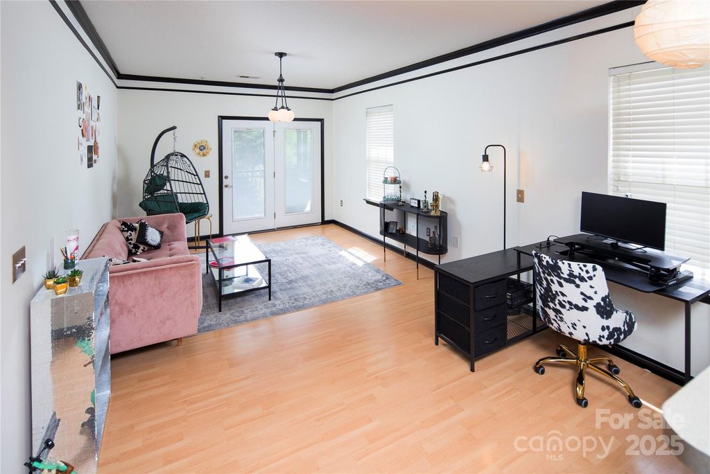 738 Appeldoorn Circle, Asheville, NC 28803