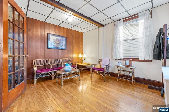 840 Roosevelt Avenue, Secaucus, NJ 07094