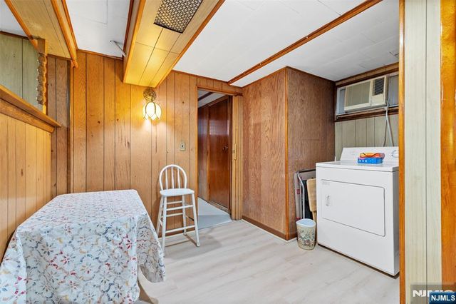 840 Roosevelt Avenue, Secaucus, NJ 07094