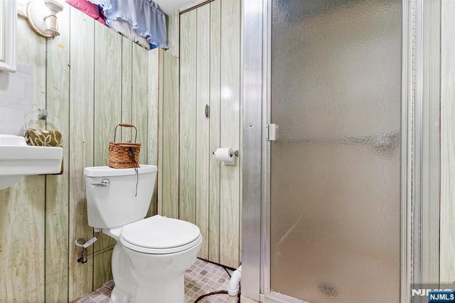 840 Roosevelt Avenue, Secaucus, NJ 07094