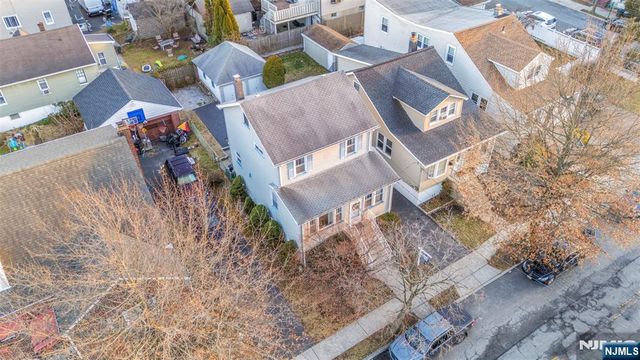 840 Roosevelt Avenue, Secaucus, NJ 07094