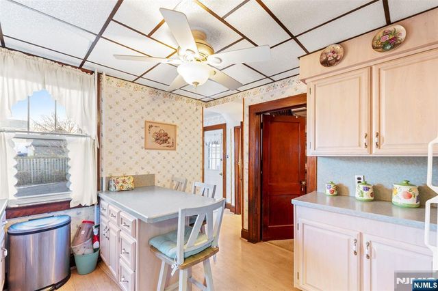 840 Roosevelt Avenue, Secaucus, NJ 07094