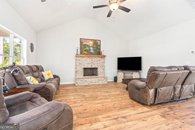 100 Dove Creek Court, Lagrange, GA 30241