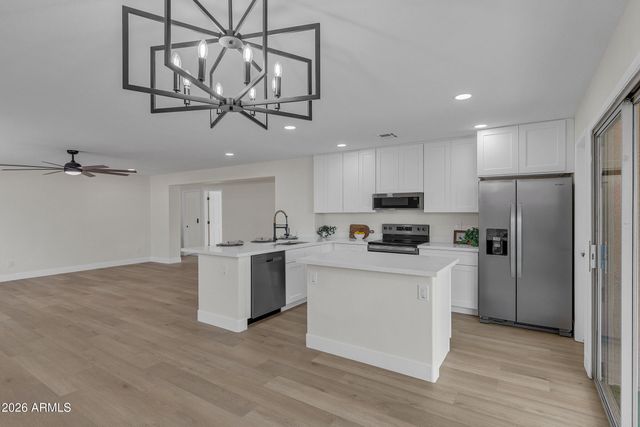 5233 E FLOWER Avenue, Mesa, AZ 85206