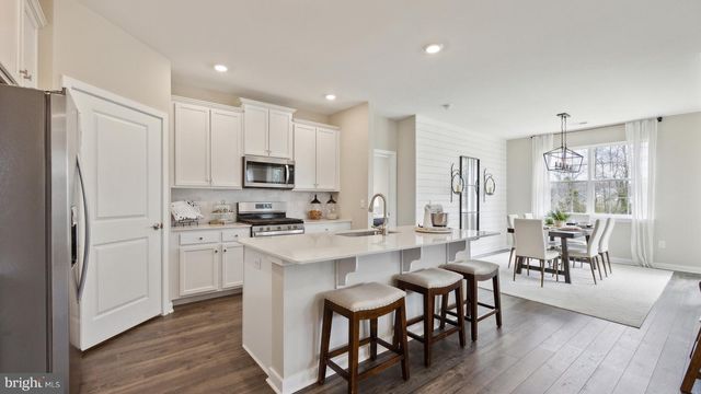 229 HUNTINGTON DR, Egg Harbor Township, NJ 08234