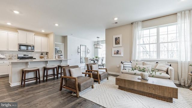 229 HUNTINGTON DR, Egg Harbor Township, NJ 08234
