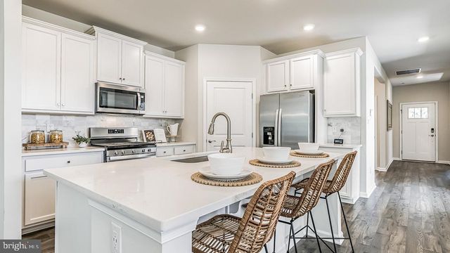 229 HUNTINGTON DR, Egg Harbor Township, NJ 08234