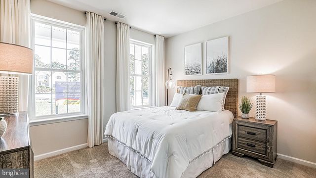 229 HUNTINGTON DR, Egg Harbor Township, NJ 08234