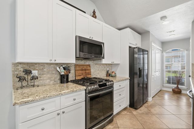 103 Cove Place, Conroe, TX 77356