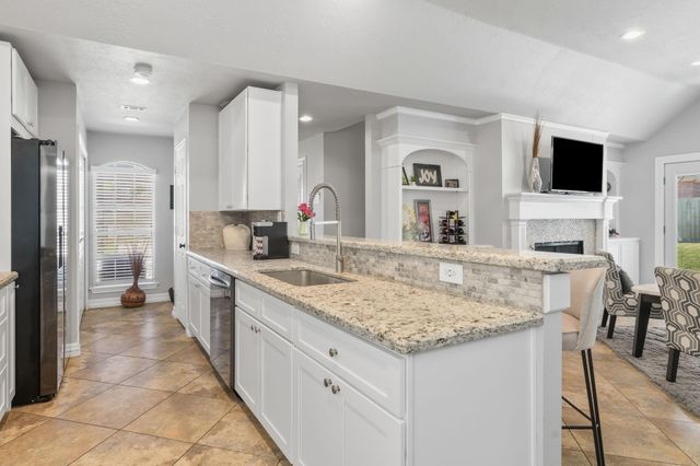103 Cove Place, Conroe, TX 77356