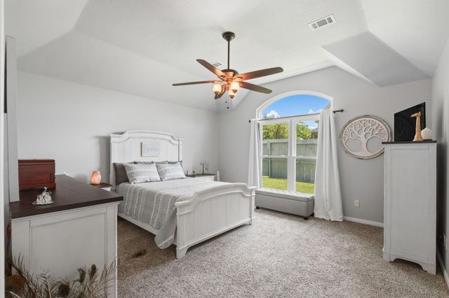 103 Cove Place, Conroe, TX 77356