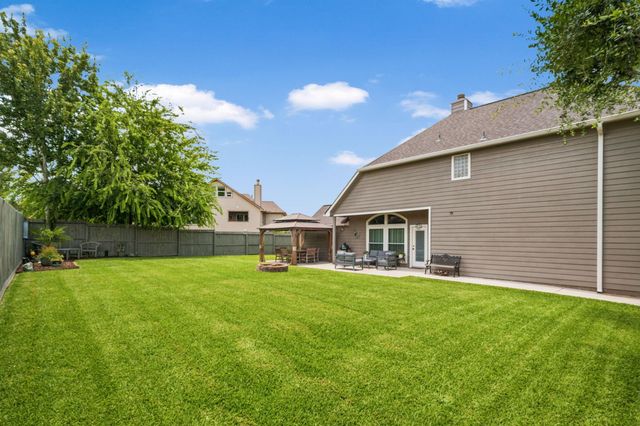 103 Cove Place, Conroe, TX 77356