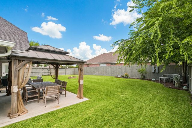 103 Cove Place, Conroe, TX 77356