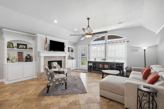 103 Cove Place, Conroe, TX 77356