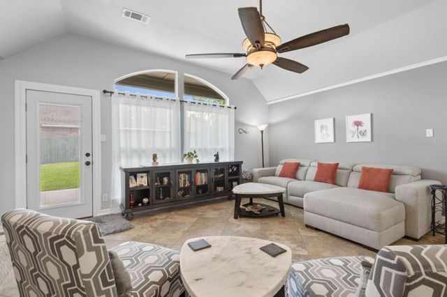 103 Cove Place, Conroe, TX 77356
