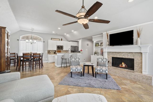 103 Cove Place, Conroe, TX 77356