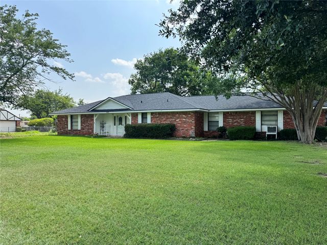 125 Hollie Drive, Red Oak, TX 75154