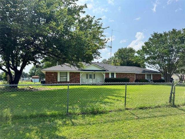 125 Hollie Drive, Red Oak, TX 75154