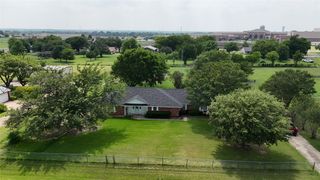 125 Hollie Drive, Red Oak, TX 75154