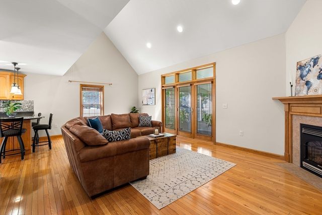 95 Maryland Ave, Lowell, MA 01851