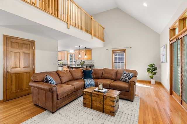 95 Maryland Ave, Lowell, MA 01851