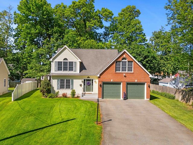 95 Maryland Ave, Lowell, MA 01851