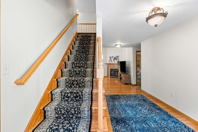 95 Maryland Ave, Lowell, MA 01851