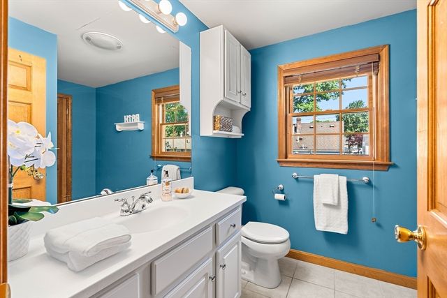 95 Maryland Ave, Lowell, MA 01851