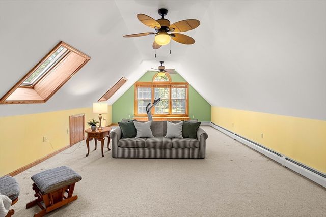 95 Maryland Ave, Lowell, MA 01851