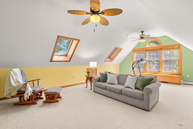 95 Maryland Ave, Lowell, MA 01851